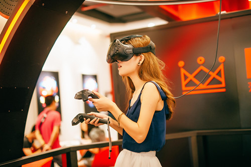 yy易游体育假造得太理想！VR游戏登岸星空影城(图2)
